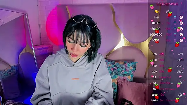 Niina Sissy online show from 17, 2, 2026