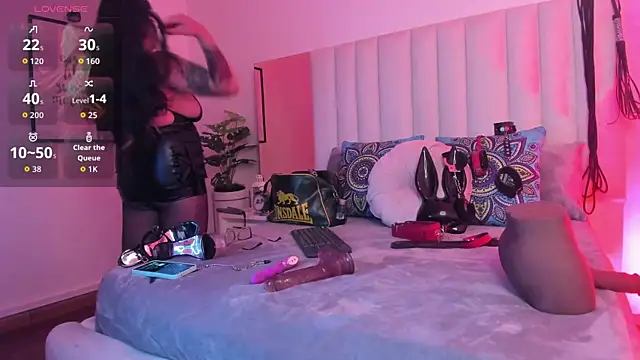 Violett Novoa online show from 30, 9, 2025