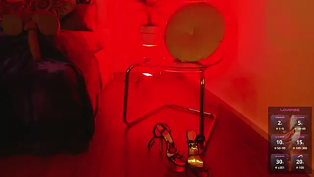 Violett Novoa online show from 6, 11, 2025