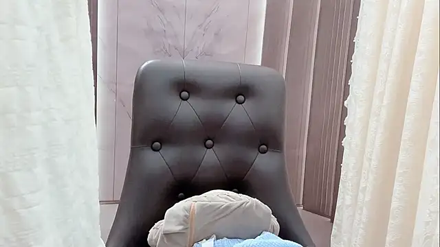 Shenlly online show from 4, 4, 2026