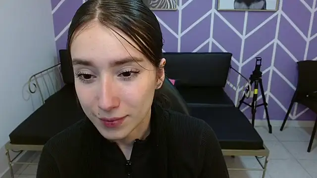 Adhara Kitten online show from 4, 12, 2025