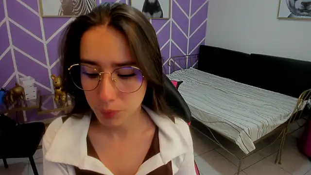 Adhara Kitten online show from 24, 2, 2026