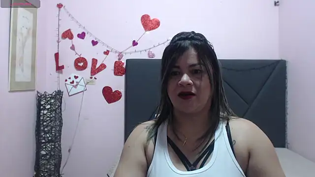 pamela echeverria online show from 15, 4, 2026