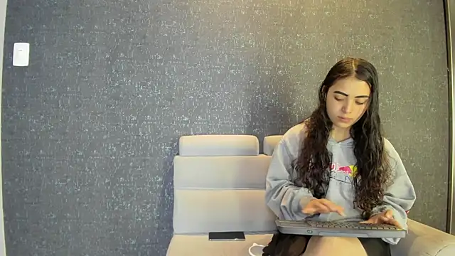 NickandAbby  online show from 16, 12, 2025