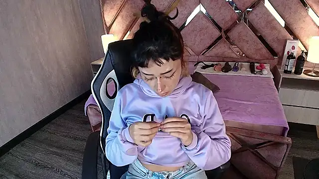 Babyyrasta666 online show from 4, 2, 2026