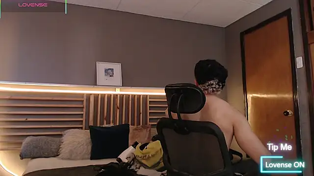 Snapshot of PaulEvens chatting on 11, 2, 2026 PaulEvens online show from 11, 2, 2026