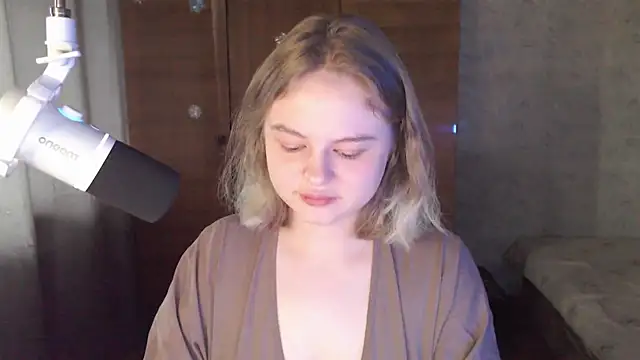 Snapshot of SlipperSherry chatting on 2, 10, 2025 SlipperSherry online show from 2, 10, 2025