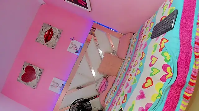 Snapshot of Ashley_Alexa chatting on 19, 12, 2025 Ashley Alexa online show from 19, 12, 2025