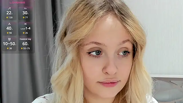 Snapshot of Julliakoill chatting on 11, 10, 2025 Julliakoill online show from 11, 10, 2025