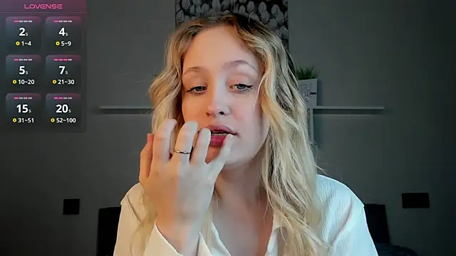 Julliakoill online show from 2, 12, 2025