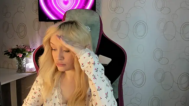 Julliakoill online show from 13, 2, 2026