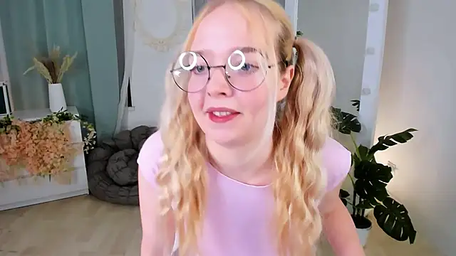 BellaMontgomery online show from 5, 11, 2025