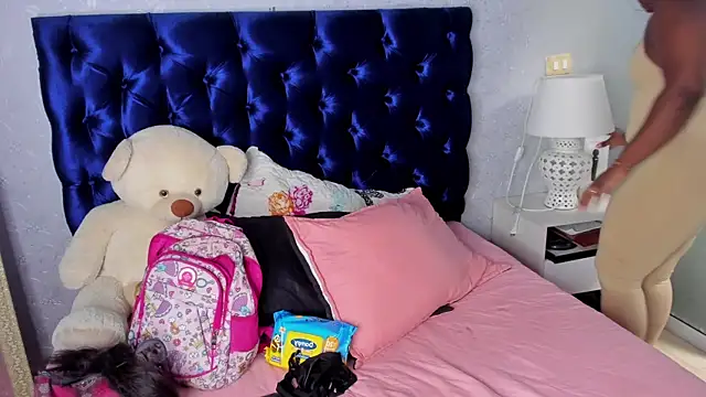 Snapshot of TANISHA_HILL chatting on 6, 11, 2025 TANISHA HILL online show from 6, 11, 2025