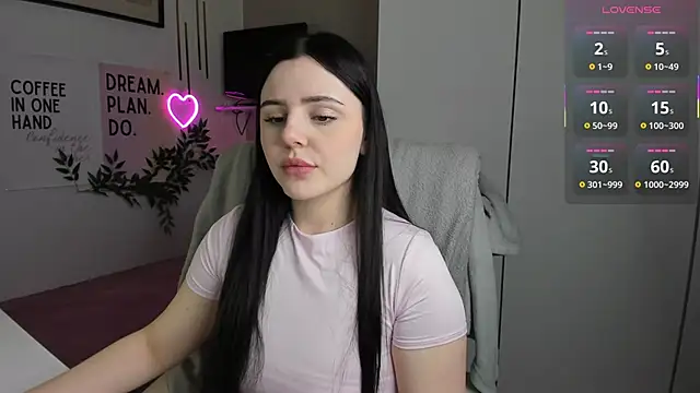 LiaWoow online show from 18, 11, 2025