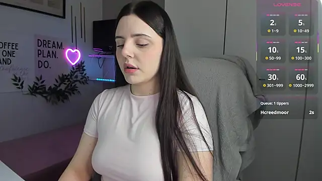 LiaWoow online show from 20, 12, 2025