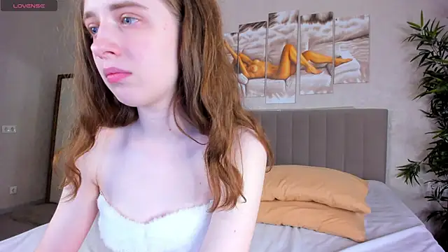 Camilla Kelly online show from 5, 4, 2026