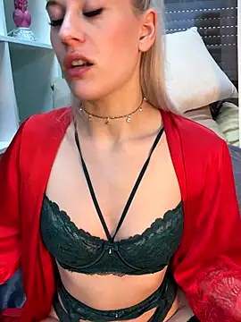 Snapshot of TheRealJessyLey chatting on 28, 10, 2025 TheRealJessyLey online show from 28, 10, 2025