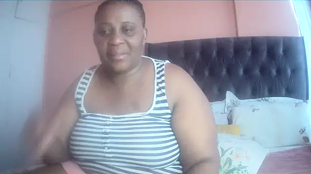 HUGEASSXXXXX online show from 25, 2, 2026