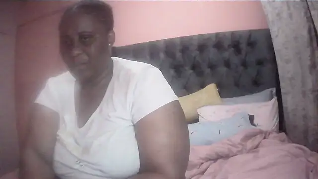 HUGEASSXXXXX online show from 13, 3, 2026