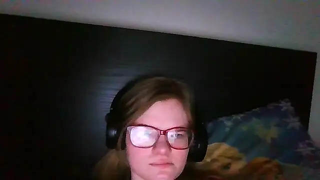 Moonolighta online show from 4, 12, 2025