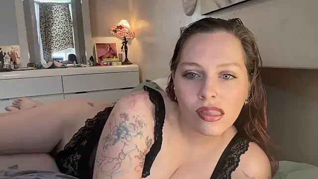 Snapshot of strawberrylemonadexoxo chatting on 29, 10, 2025 strawberrylemonadexoxo online show from 29, 10, 2025