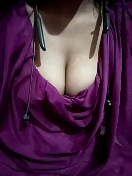 Snapshot of kaviyaponnu0987 chatting on 1, 2, 2026 kaviyaponnu0987 online show from 1, 2, 2026