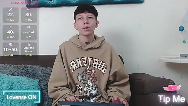 Snapshot of LiamBrown09 chatting on 1, 12, 2025 LiamBrown09 online show from 1, 12, 2025