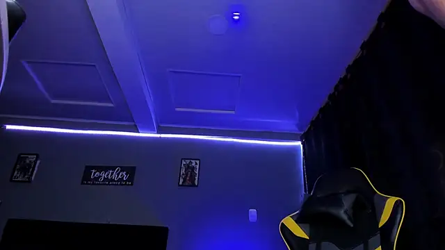 Snapshot of alexgiraldo__ chatting on 14, 9, 2025 alexgiraldo online show from 14, 9, 2025