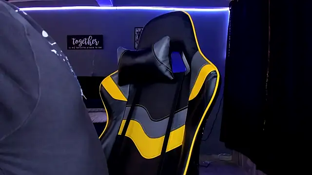 Snapshot of alexgiraldo__ chatting on 17, 9, 2025 alexgiraldo online show from 17, 9, 2025