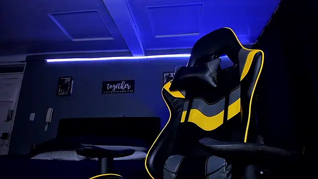 Snapshot of alexgiraldo__ chatting on 22, 9, 2025 alexgiraldo online show from 22, 9, 2025