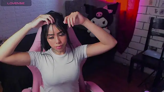 Snapshot of babee_04 chatting on 6, 11, 2025 babee 04 online show from 6, 11, 2025