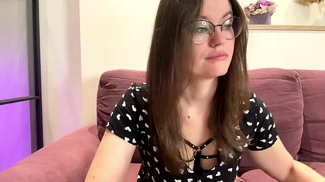 Snapshot of mia_shine_bright_wow chatting on 27, 9, 2025 mia shine bright wow online show from 27, 9, 2025