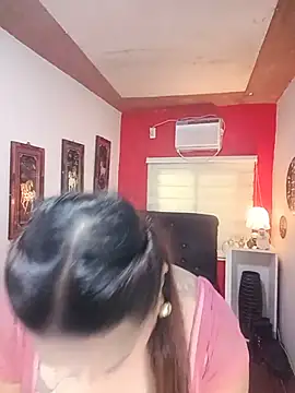 Snapshot of EmmaKantutera chatting on 4, 8, 2026 EmmaKantutera online show from 4, 8, 2026