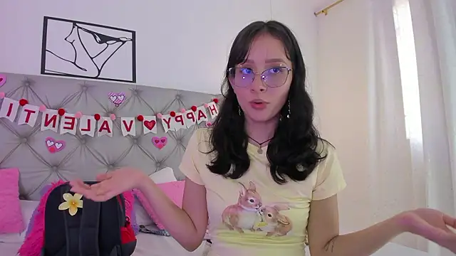 Naughty Couple83 online show from 18, 2, 2026