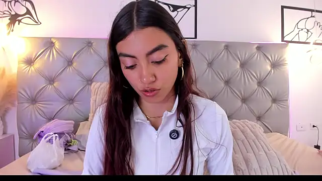 Naughty Couple83 online show from 15, 4, 2026