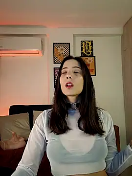 Snapshot of mishelkrave_ chatting on 18, 10, 2025 mishelkrave  online show from 18, 10, 2025