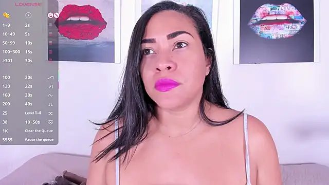 Snapshot of Monika-Ruiz chatting on 15, 11, 2025 Monika-Ruiz online show from 15, 11, 2025