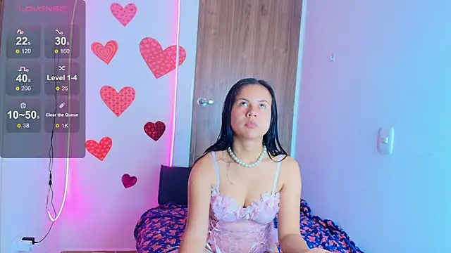 Snapshot of mady_gh chatting on 13, 11, 2025 mady gh online show from 13, 11, 2025