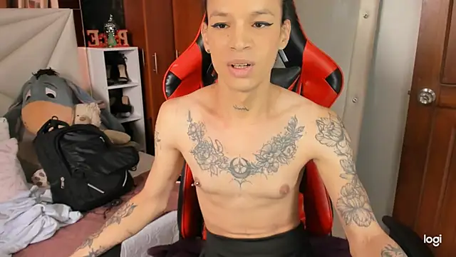 Snapshot of sara_slut21 chatting on 24, 12, 2024 sara slut21 online show from 24, 12, 2024