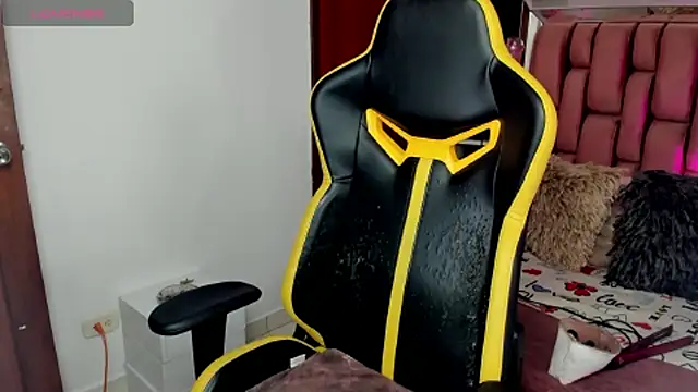 Snapshot of sara_slut21 chatting on 4, 3, 2025 sara slut21 online show from 4, 3, 2025