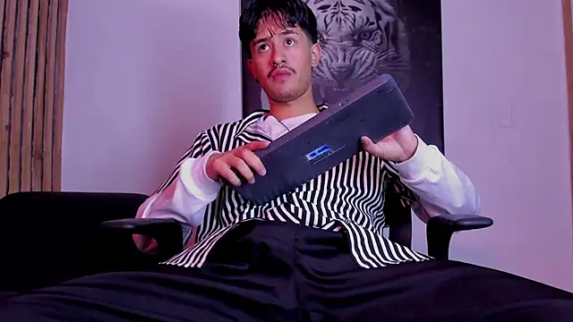 DimitriDeluxe online show from 10, 9, 2025