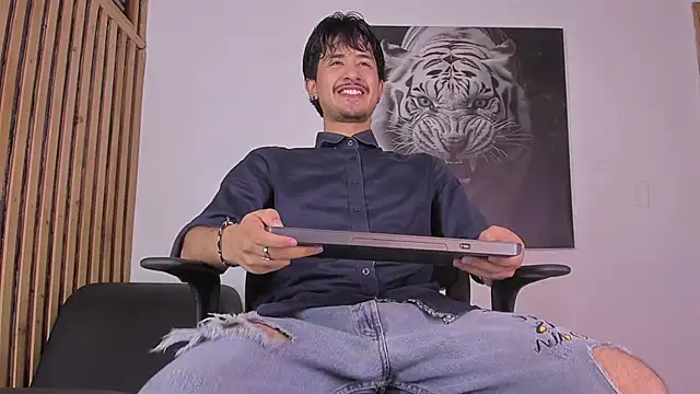 DimitriDeluxe online show from 11, 10, 2025