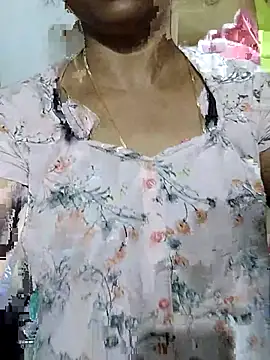 Snapshot of Varsha21 chatting on 1, 10, 2025 Varsha21 online show from 1, 10, 2025