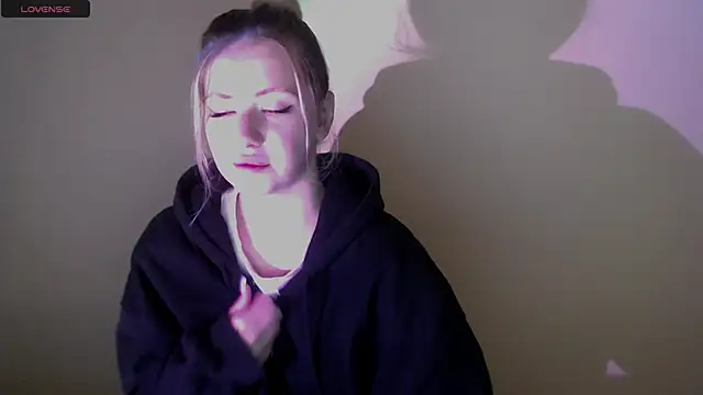 AliceHotty  online show from 26, 9, 2025