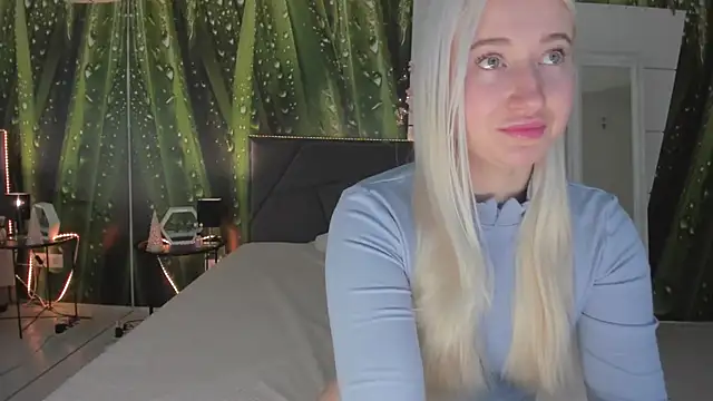 HollyTailors online show from 4, 3, 2026