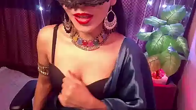 Snapshot of heyy_kiran chatting on 4, 11, 2025 heyy kiran online show from 4, 11, 2025