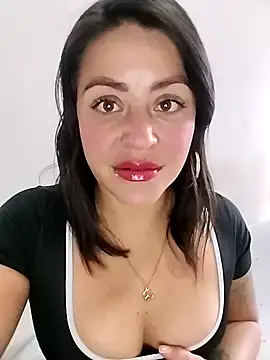 MiaWelkin online show from 9, 10, 2025