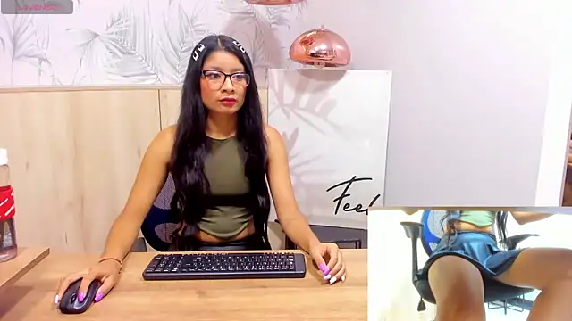 MelanyWayne  online show from 13, 11, 2025