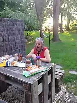 Snapshot of Feelineducentre chatting on 19, 9, 2025 Feelineducentre online show from 19, 9, 2025