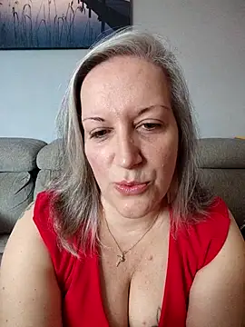 Snapshot of Feelineducentre chatting on 6, 10, 2025 Feelineducentre online show from 6, 10, 2025